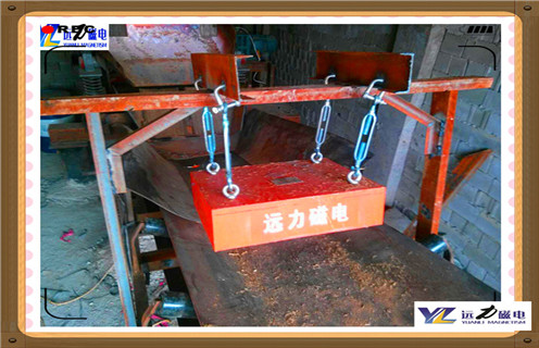 永磁除鐵器，云南懸掛式永磁除鐵器廠參數_內部磁塊安裝方法_云南懸掛式永磁除鐵器廠型號價格 